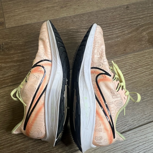 Nike Air Zoom Pegasus 36 PRM Rise Running Shoes - Picture 9 of 12